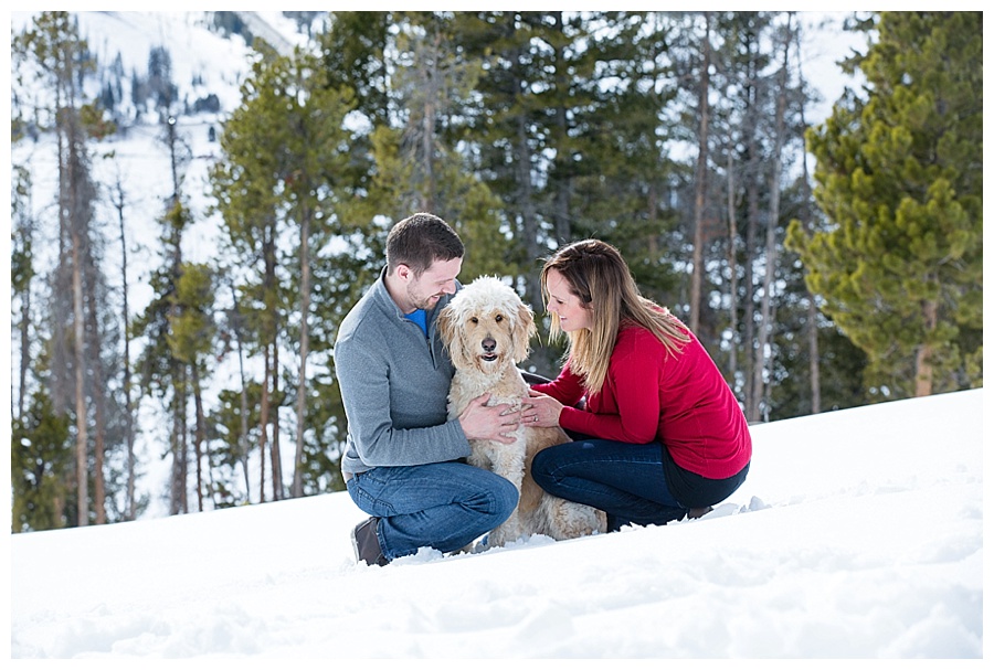 05 Snowy engagement photos with dog