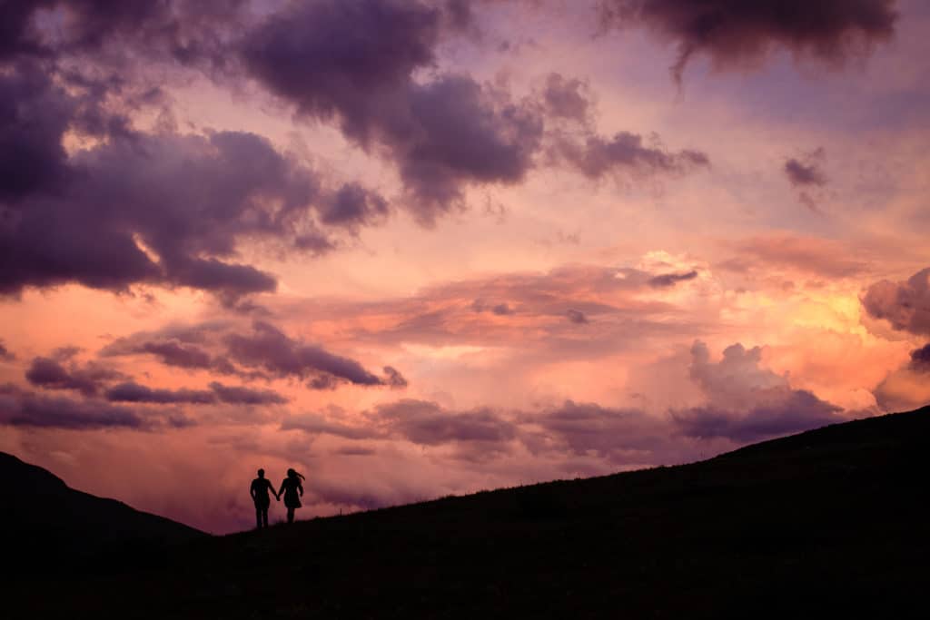 Sunset engagement pictures in Colorado